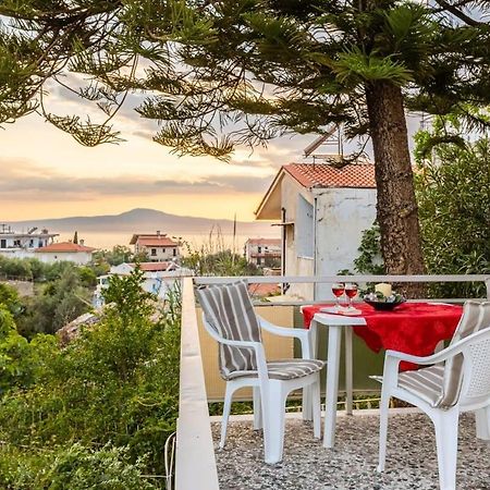 Seaside Family Haven - Avia'S Spacious Getaway Eksteriør bilde